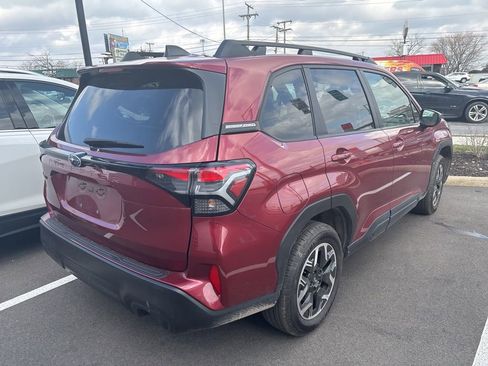 Used 2025 Subaru Forester Premium image 4