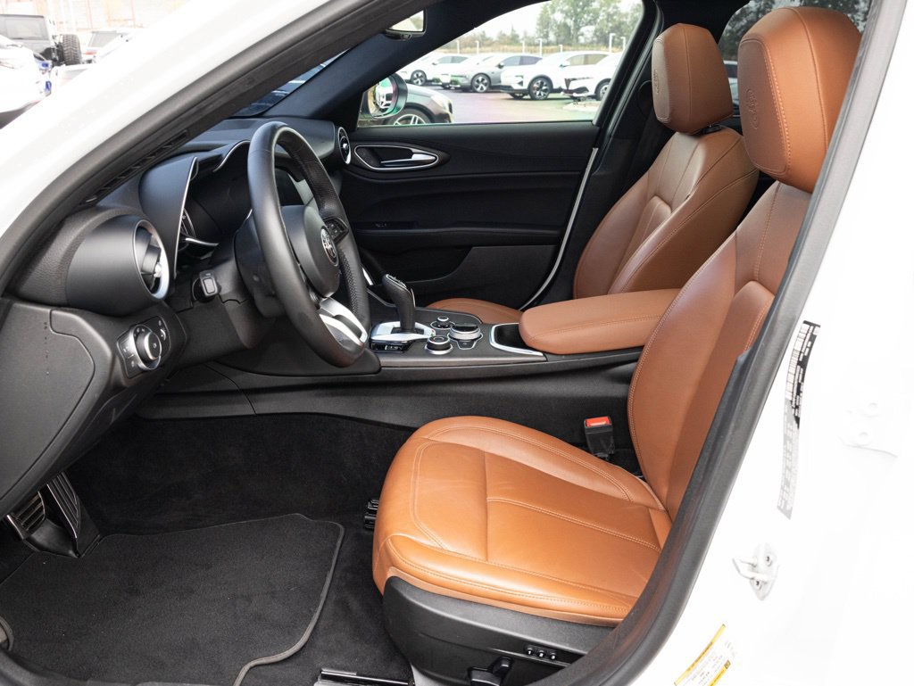 Used 2022 Alfa Romeo Giulia Ti w/ Active Assist Plus Package RWD image 23