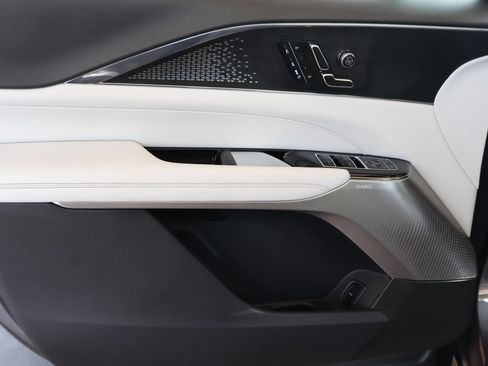 Certified 2023 Cadillac Lyriq 2WD image 9