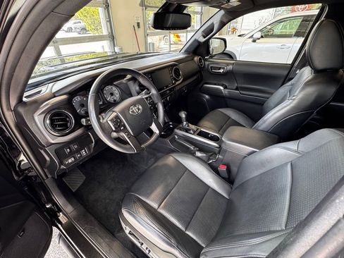 Used 2023 Toyota Tacoma TRD Sport w/ TRD Premium Sport Package image 18