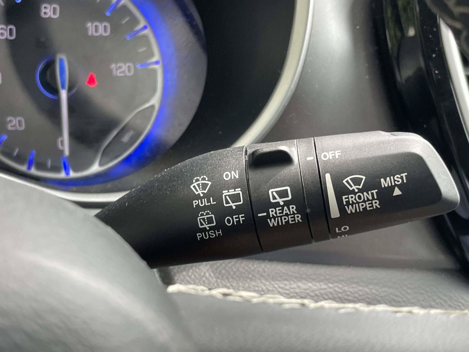 Used 2024 Chrysler Pacifica Touring-L FWD image 26