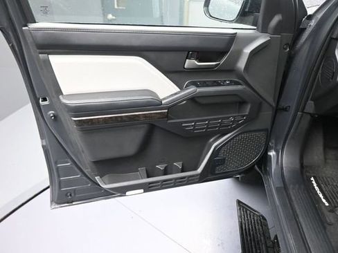 Used 2024 Toyota Tacoma Limited w/ Limited Package (LT) AWD/4WD image 20