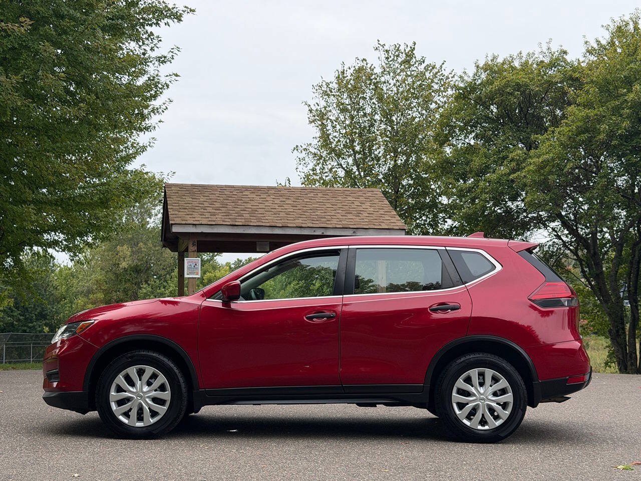 Used 2017 Nissan Rogue S AWD/4WD image 7