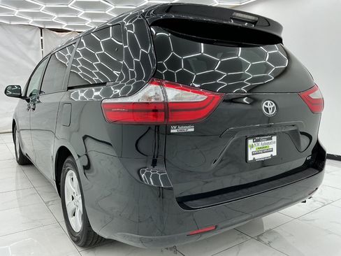 Used 2015 Toyota Sienna LE FWD image 9