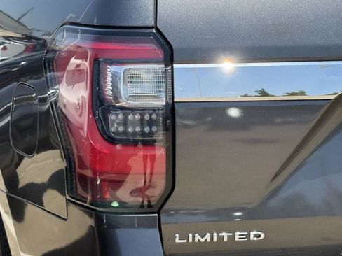 Used 2018 Ford Expedition Limited w/ Equipment Group 302A RWD image 6