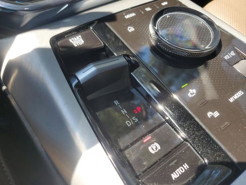 Used 2025 BMW X3 xDrive30i w/ Premium Package image 31