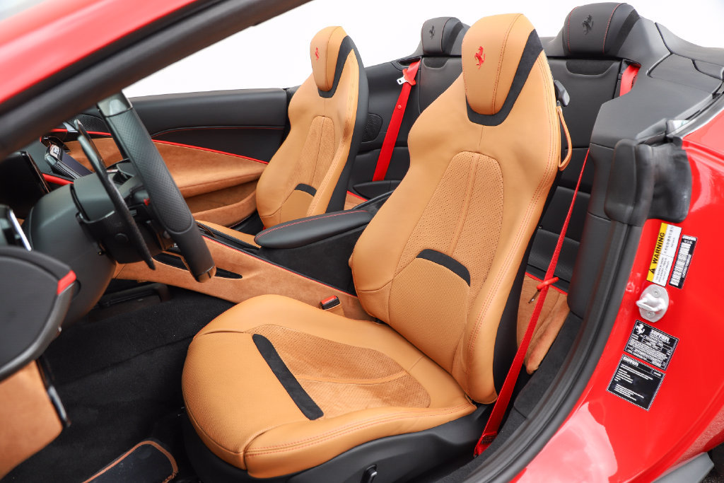 Certified 2026 Ferrari Roma Spider RWD image 12