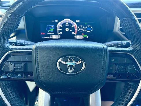 Certified 2024 Toyota Sequoia Platinum AWD/4WD image 10