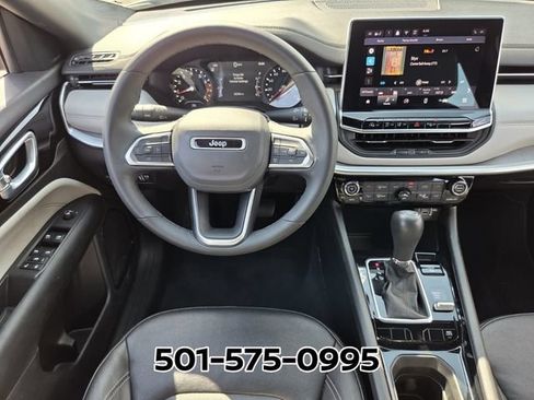 Used 2025 Jeep Compass Limited AWD/4WD image 12