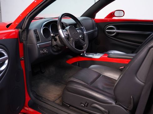 Used 2005 Chevrolet SSR image 5