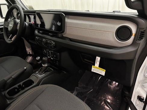 New 2026 Jeep Gladiator Sport AWD/4WD image 18