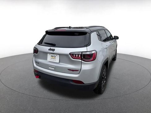 Used 2025 Jeep Compass Trailhawk image 18