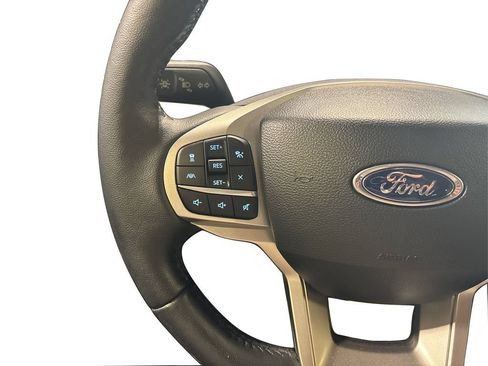 Used 2023 Ford Explorer XLT w/ Equipment Group 202A AWD/4WD image 33