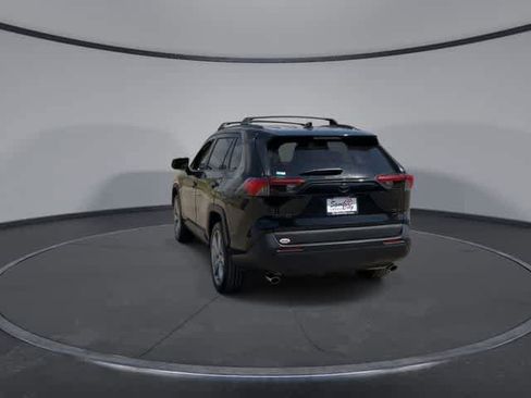 Used 2021 Toyota RAV4 XLE image 7