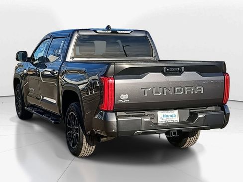 Used 2022 Toyota Tundra SR5 w/ SR5 Convenience Package image 5