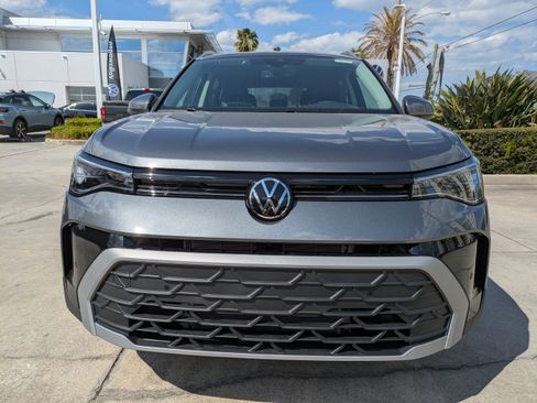 New 2026 Volkswagen Taos SE FWD image 9
