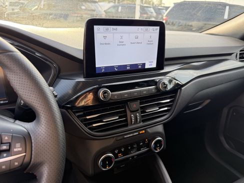 Used 2025 Ford Escape ST-Line image 19