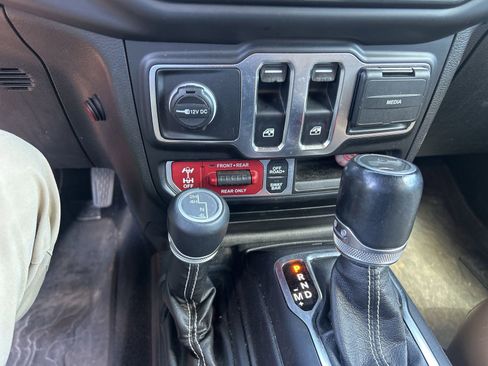Used 2021 Jeep Wrangler Rubicon AWD/4WD image 29