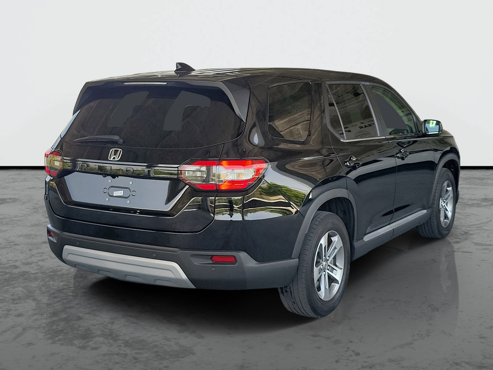 Used 2024 Honda Pilot EX-L image 2
