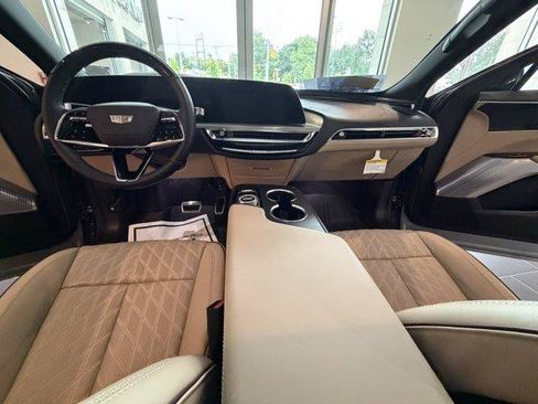 Used 2026 Cadillac Lyriq Signature Luxury w/ Nappa Leather Package AWD/4WD image 24