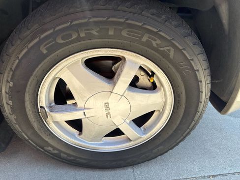 Used 2003 GMC Envoy XL SLE RWD image 30