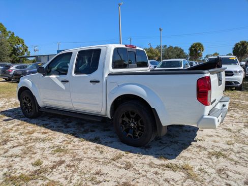 Used 2021 Nissan Frontier SV w/ Midnight Edition Floor Mats image 6