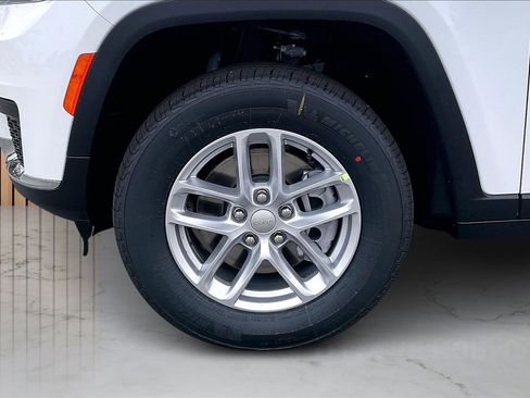 New 2025 Jeep Grand Cherokee L Laredo w/ Luxury Tech Group I image 33