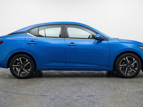 Used 2025 Nissan Sentra SV image 11