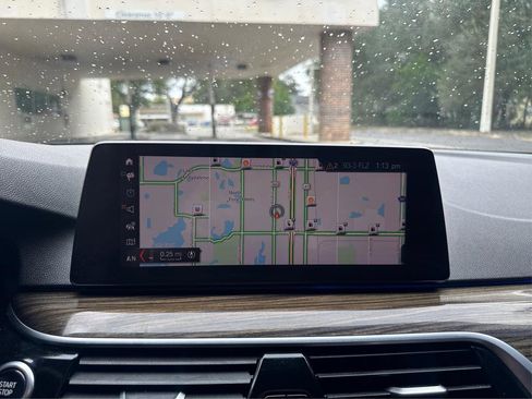 Used 2019 BMW 530e image 22