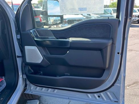 Used 2025 Ford F350 Platinum image 21