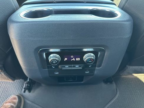 Used 2021 GMC Yukon Denali image 15