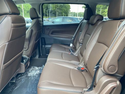 New 2026 Honda Odyssey Touring image 10