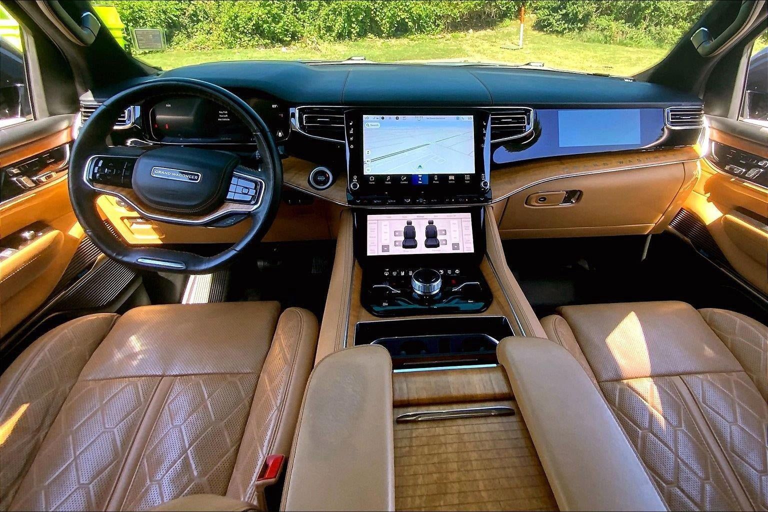 Used 2022 Jeep Grand Wagoneer Series III w/ Rear Seat Video Group 1 AWD/4WD image 16
