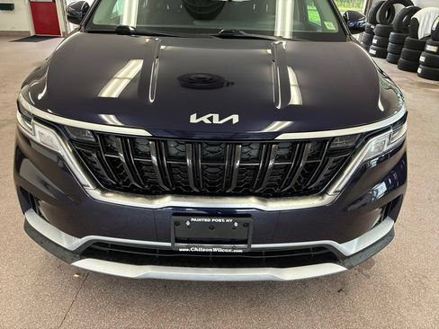 Used 2023 Kia Carnival LX FWD image 4