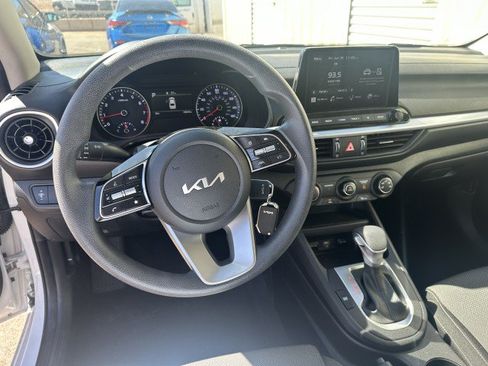 Used 2023 Kia Forte LXS FWD image 6