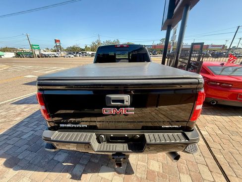 Used 2019 GMC Sierra 2500 Denali w/ Duramax Plus Package image 8