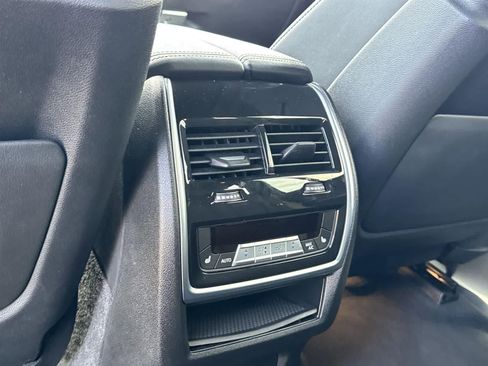 Used 2024 BMW X5 xDrive50e image 34