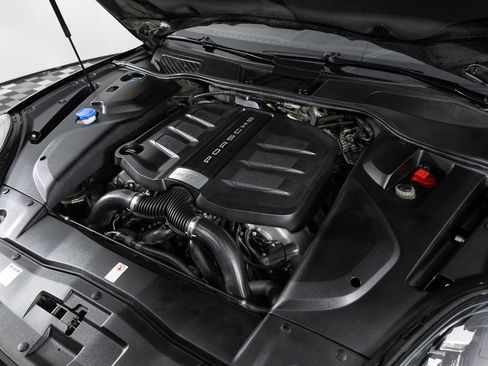 Used 2017 Porsche Cayenne S image 46