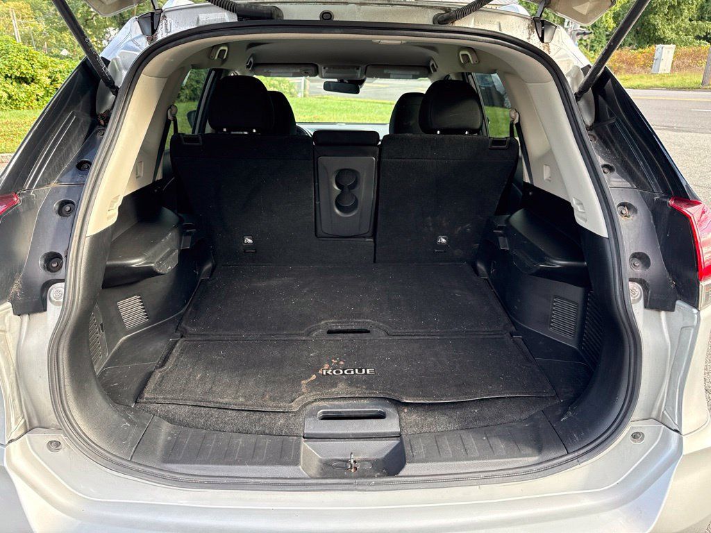 Used 2019 Nissan Rogue S w/ Special Edition Package AWD/4WD image 11