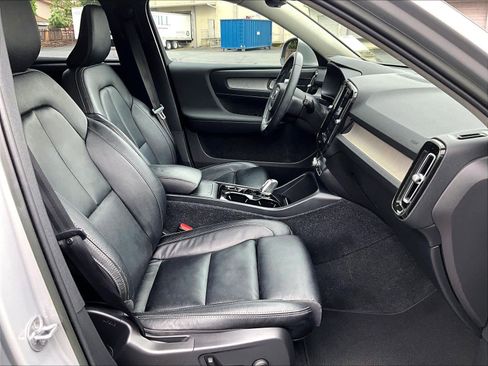 Used 2023 Volvo XC40 B5 Ultimate AWD/4WD image 10