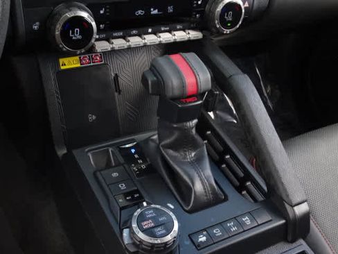 Used 2025 Toyota Tacoma TRD Pro AWD/4WD image 32