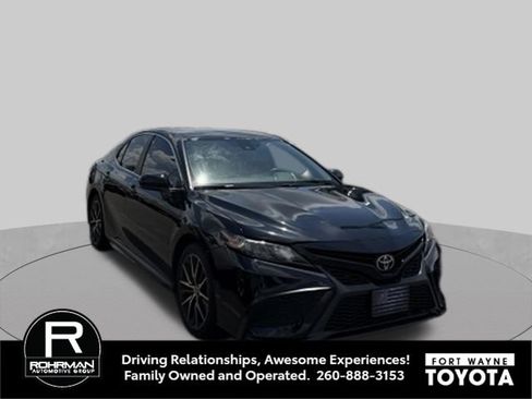 Used 2021 Toyota Camry SE FWD image 9