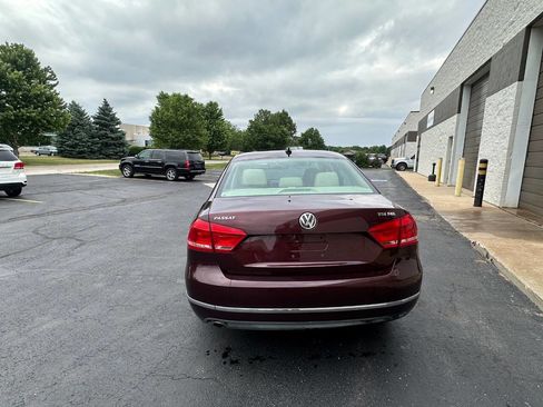 Used 2012 Volkswagen Passat TDI SEL Premium FWD image 5
