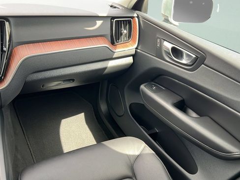 Used 2023 Volvo XC60 B5 Plus AWD/4WD image 16