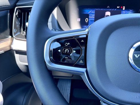 New 2027 Volvo XC90 B6 Plus AWD/4WD image 17