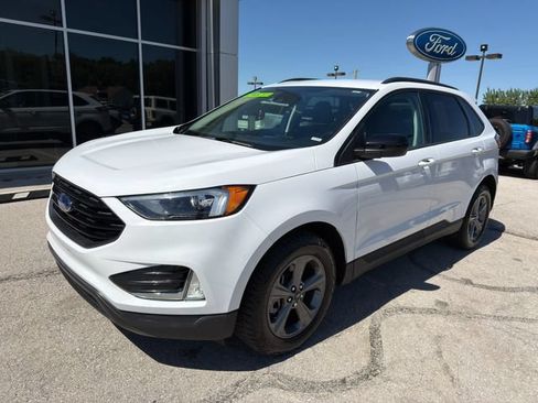 Used 2024 Ford Edge SEL w/ Sport Appearance Package AWD/4WD image 3