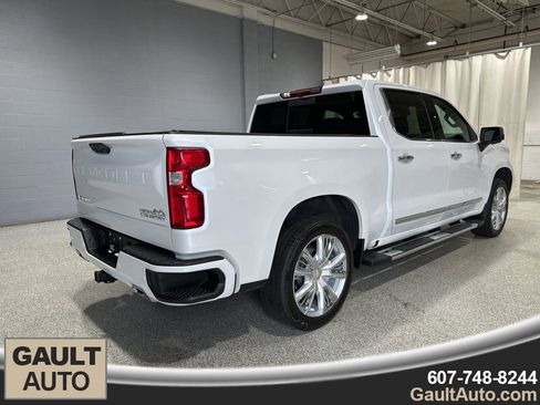 Used 2023 Chevrolet Silverado 1500 High Country w/ High Country Premium Package image 3