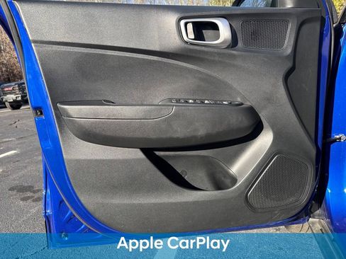 Used 2024 Hyundai Venue SEL image 14