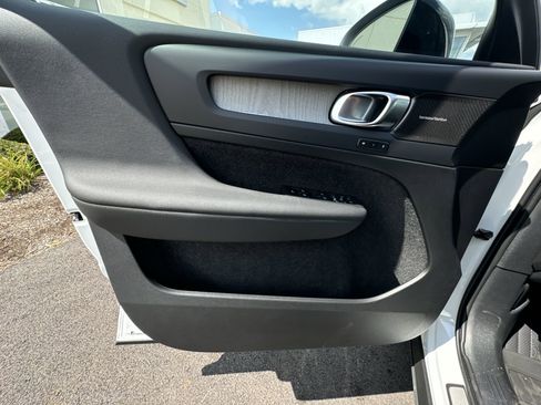 New 2025 Volvo XC40 B5 Plus w/ Protection Package Premier image 23
