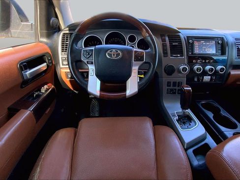 Used 2017 Toyota Sequoia Platinum RWD image 6